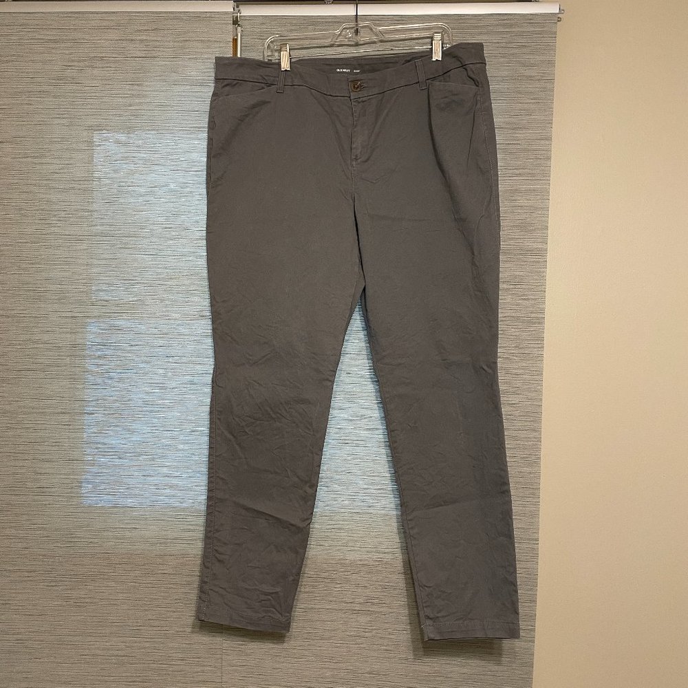 Old Navy Skinny Khakis Grey 18 L Mint condition